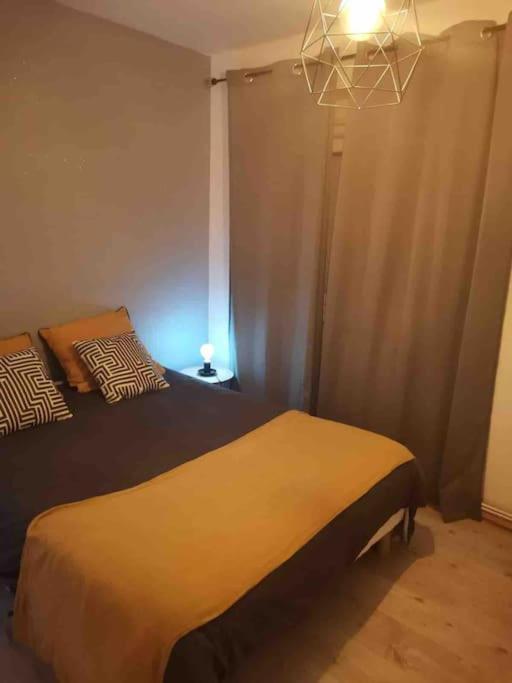 Charmant Appartement Au Calme Bourg-en-Bresse Eksteriør bilde